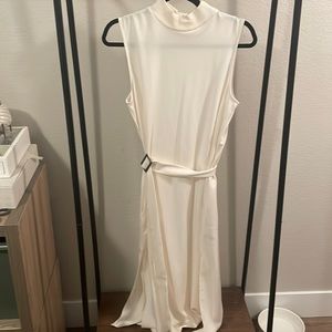 Beautiful dress with belt